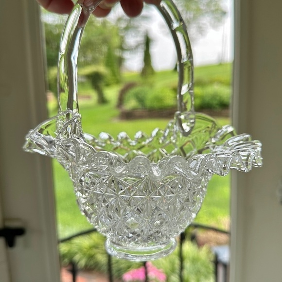 FENTON, ANTIQUE, CLEAR GLASS BASKET WITH FLUTED RIM. NO CHIPS OR CRACKS. - Picture 8 of 9